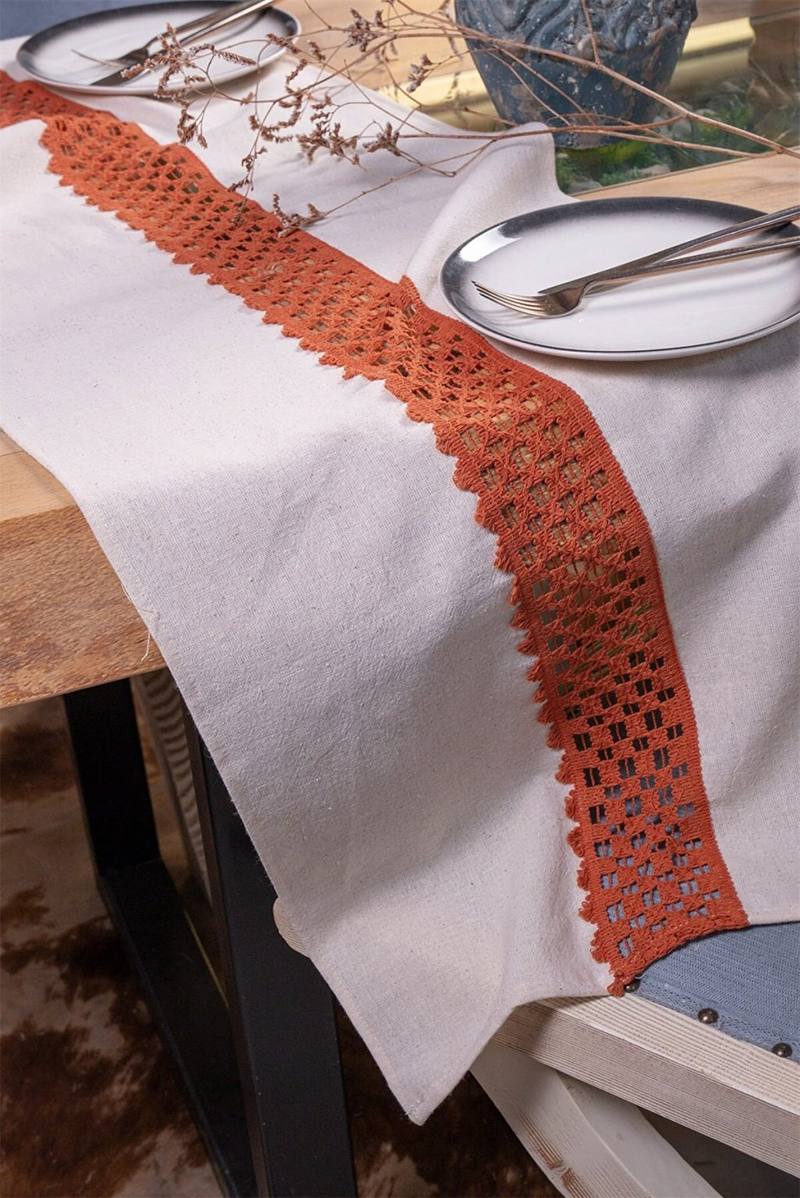 Lace table runner terracotta